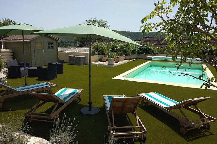 Location de vacances pour 4 personnes, avec Terrasse et Jardin à Pinsac