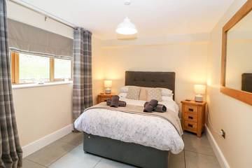 Log Cabin for 8 People in Stocksbridge, Sheffield, Photo 3