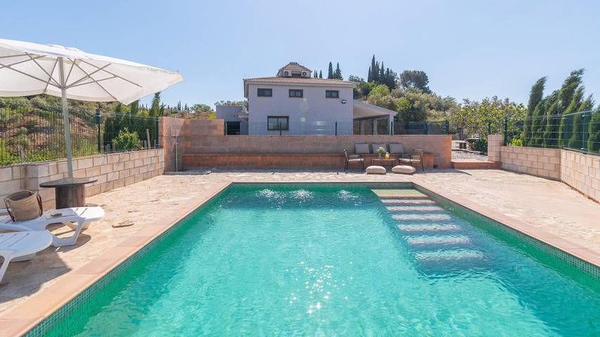 Chalet para 18 personas, con piscina y balcón/terraza en Axarquía - 2