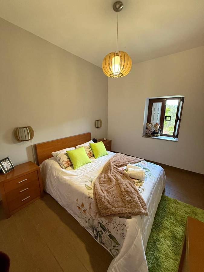 Apartamento de férias inteiro, Standard Double Room with Shared Bathroom in São Martinho de Sardoura, Distrito de Aveiro