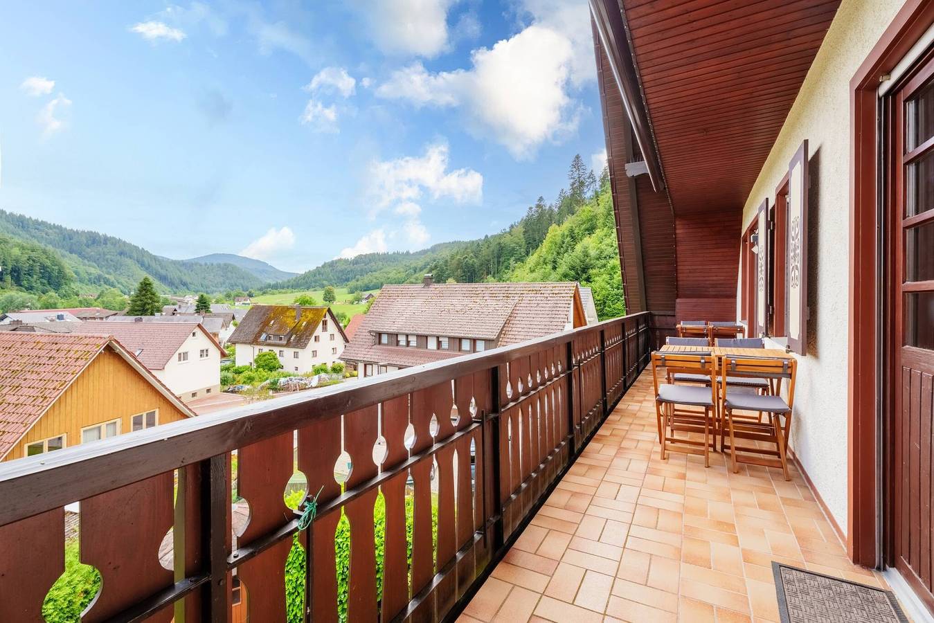Ganze Wohnung, Ferienwohnung Höflepanorama, 4 Klimageräte, Sauna, Kamin, Grill, Panoramaussicht, Balkon, Wlan in Oppenau, Mittlerer Schwarzwald