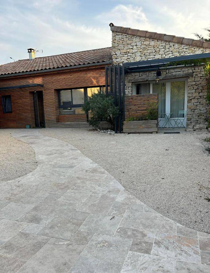 Gîte pour 2 personnes, avec Terrasse et Vue dans Montlaur-en-Diois