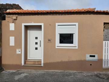 Maison d’hôte pour 6 personnes, avec terrasse et vue dans Chousa Velha