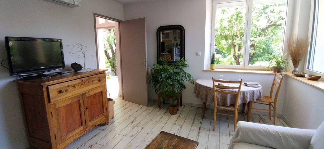 Gîte pour 2 personnes, avec terrasse et jardin dans l' Aveyron - 4