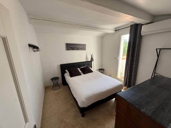 Location de vacances pour 8 personnes, avec vue ainsi que jardin et piscine dans Bac du sauvage - 3