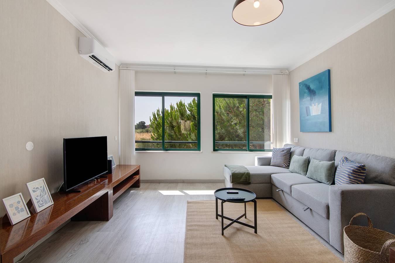 Ganze Wohnung, Ferienwohnung 'Salgados Beach House' mit Gemeinschaftspool, Wi-Fi und Klimaanlage in Guia, Faro Distrikt