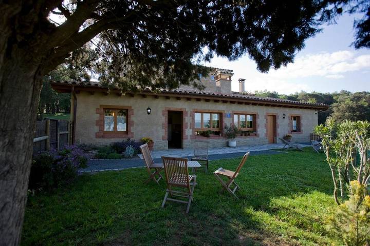 Casa rural para 4 personas, con Terraza además de Jardín y Vistas en Osona - 3