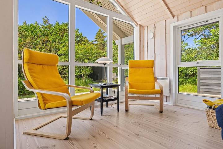 Ferienhaus mit Holzterrasse, 400 Meter zum Strand in Henne, Varde