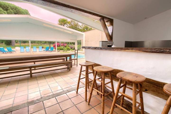 Maison de vacances pour 18 personnes, avec piscine et balcon ainsi que jardin et vue