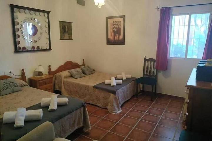 Loma Negra Casa Rural, con chimenea, piscina y barbacoa in Dúrcal, Cordillera Penibética