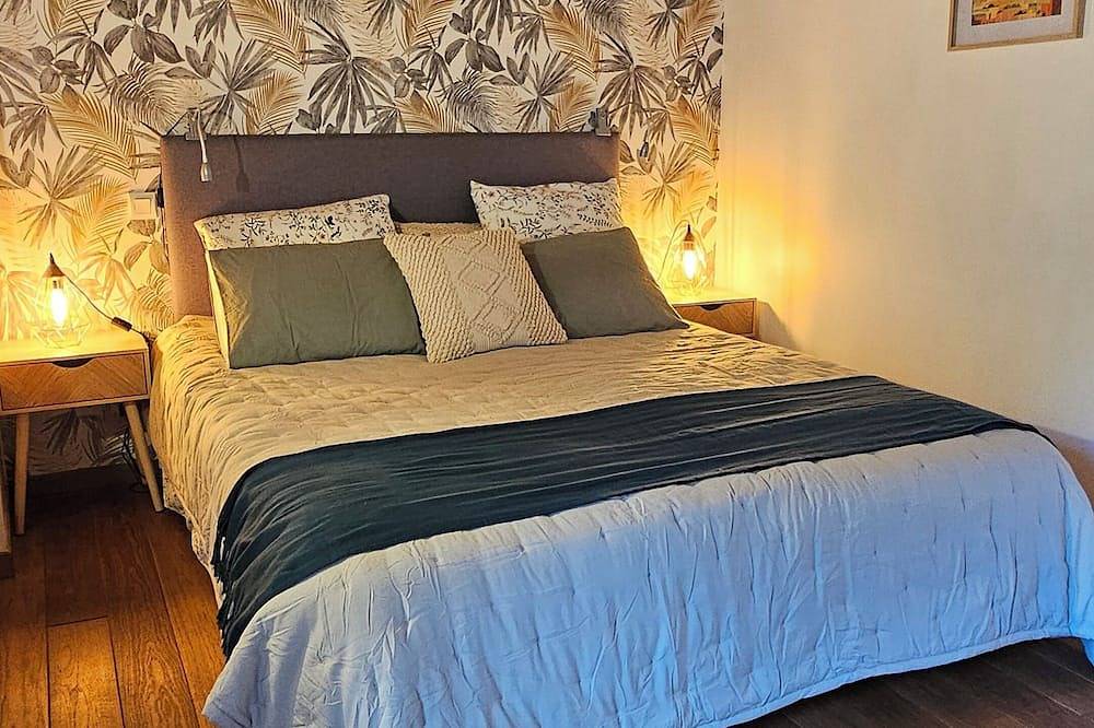 Cosy house in the heart of the Vallon in Marcillac-Vallon, Macizo Central