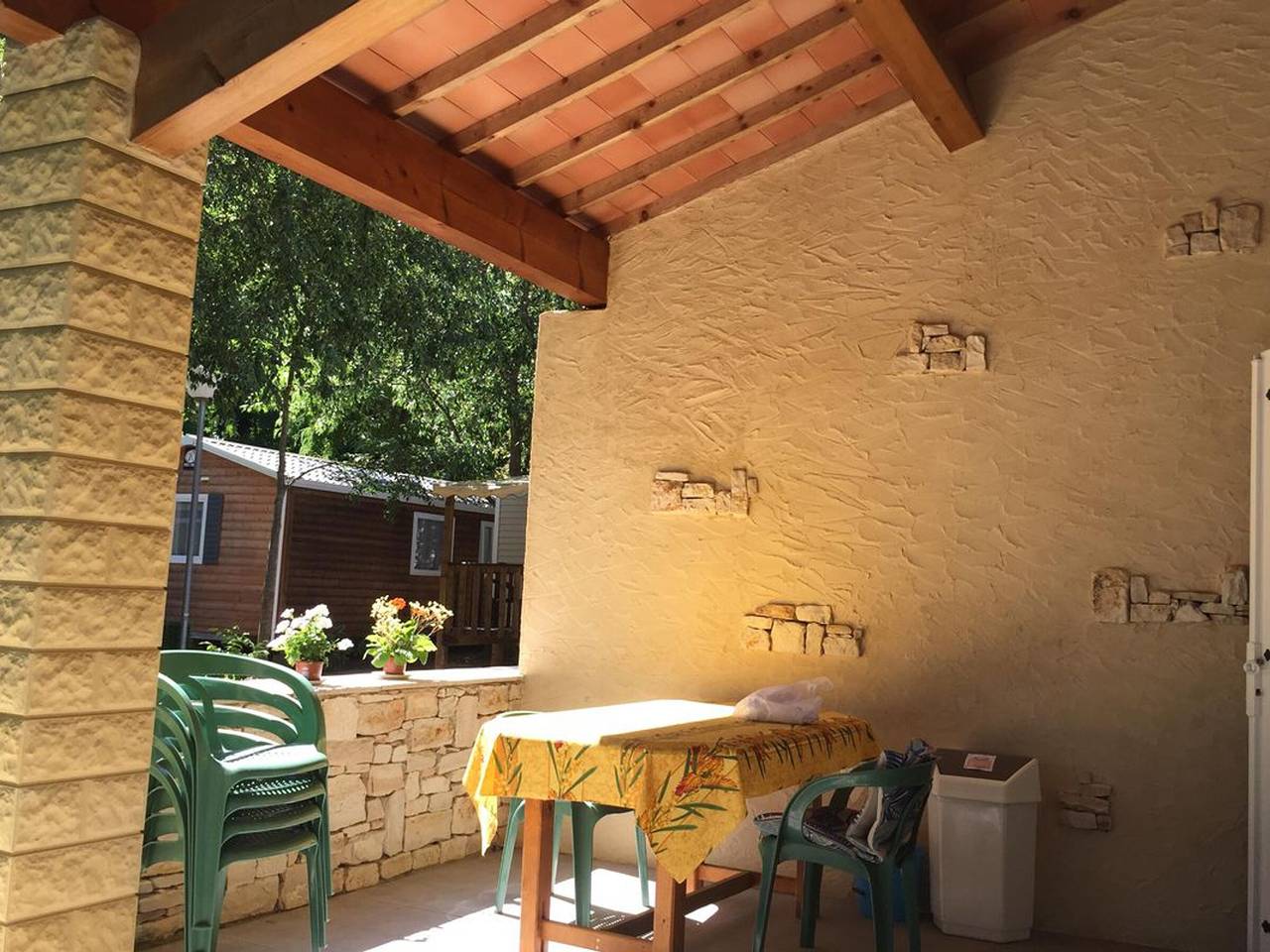 Gemütliches Gîte mit Terrasse in Salavas in Salavas, Gorges de l’Ardèche