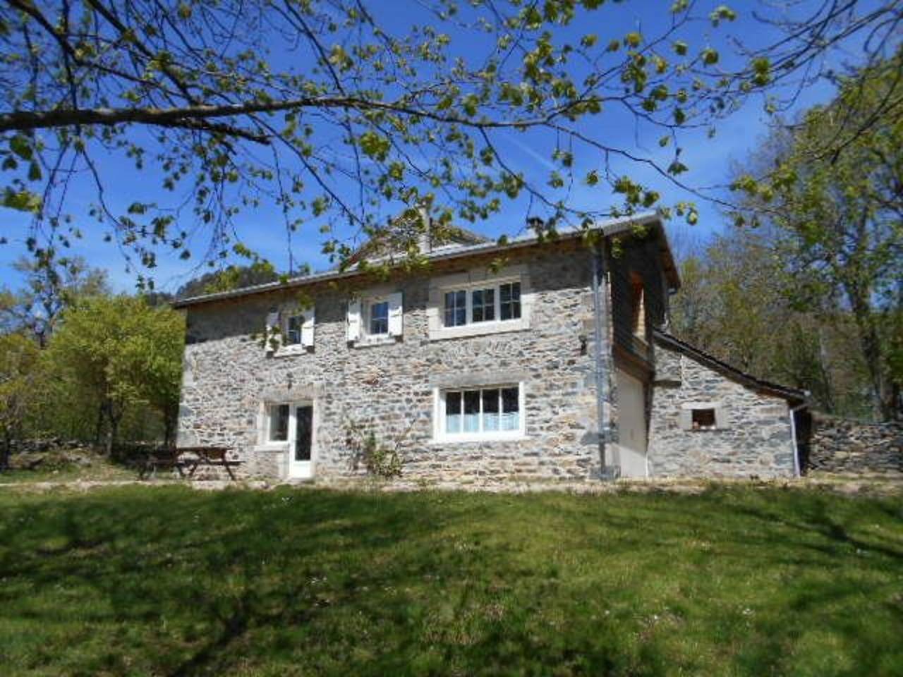 Gîte rénové au calme avec Parking privé et Wifi gratuit à Saint-Étienne-Lardeyrol in Saint-Étienne-Lardeyrol, Haute-Loire