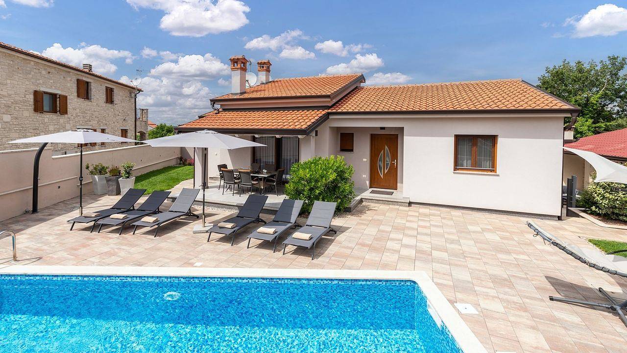 Villa für 6 Personen (105 m²) in Sveti Lovreč in Sveti Lovreč Pazenatički, Zentralistrien