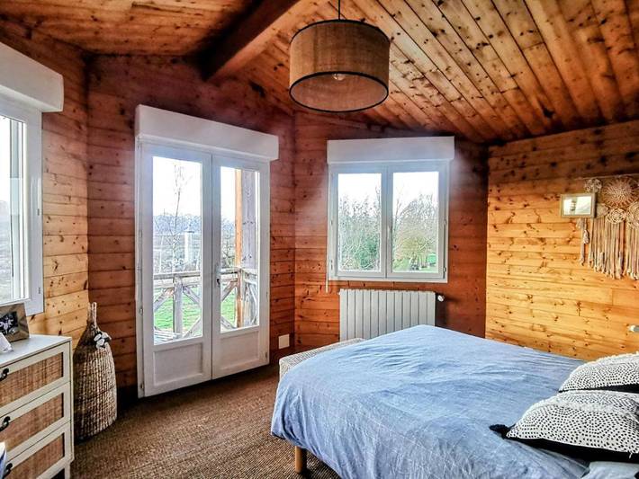 Location de vacances pour 8 personnes, avec Terrasse et Jardin ainsi que Piscine et Vue à Villeneuve-de-Rivière - 3