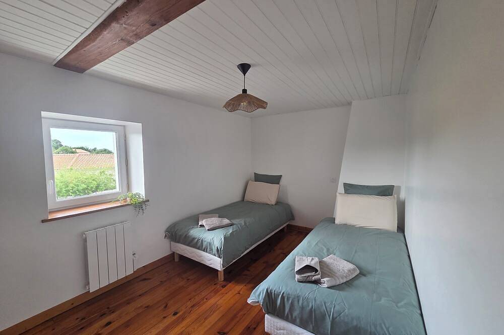 Maison La Ville en Bois jusqu’à 6 personnes à côté de la Loire à vélo. in Corsept, Vallée de la Loire