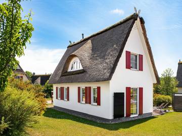 Ferienhaus für 4 Personen, mit Garten und Pool an der Ostsee