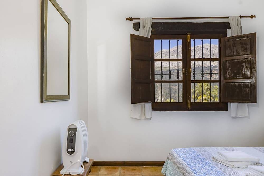 Cubo's Casa Rural La Albahaca de Libar / piscine privée / wifi gratuit / vue in Jimera de Líbar, Province de Málaga