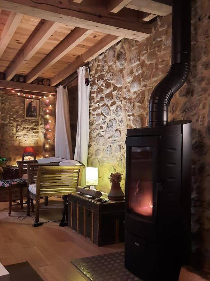 Gîte pour 4 personnes, avec terrasse et vue, animaux acceptés dans Thuès-Entre-Valls