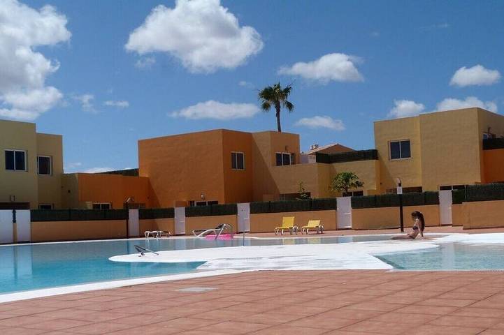 Ferienwohnung für 4 Personen, mit Pool und Balkon - 1
