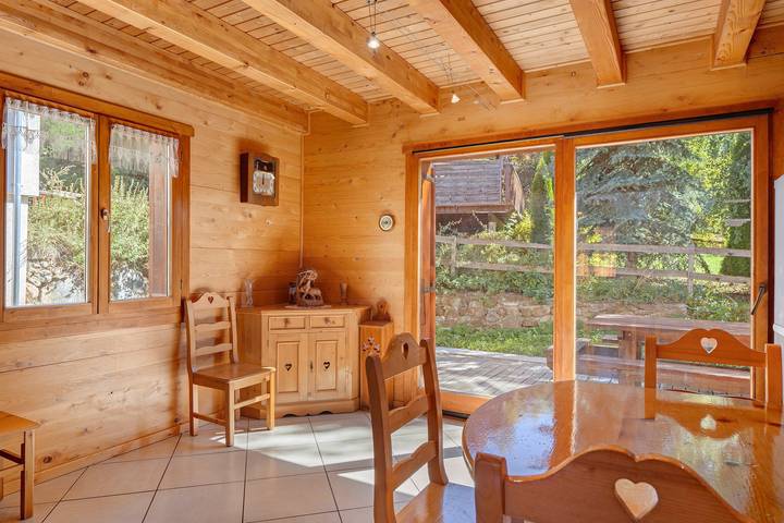 Chalet 'Garrigue Au Pied Des Pistes' con vistas a la montaña, piscina compartida y Wi-Fi in Les Orres, Parque Nacional de los Ecrins