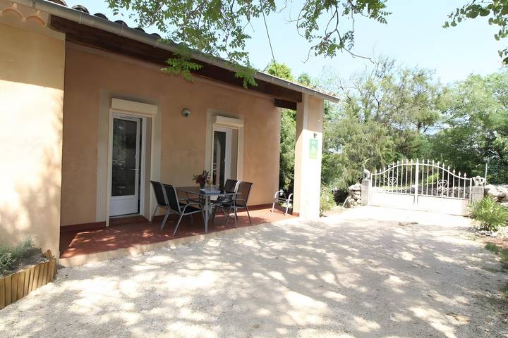 Location de vacances pour 4 personnes, avec jardin à Saint-Alban-Auriolles - 3