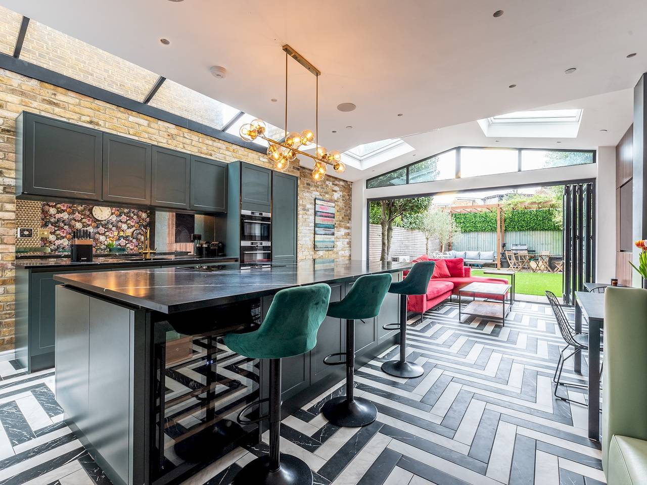 Pass the Keys | Gorgeous 4 bedroom with parking, Kingston, London in Kingston an der Themse, London