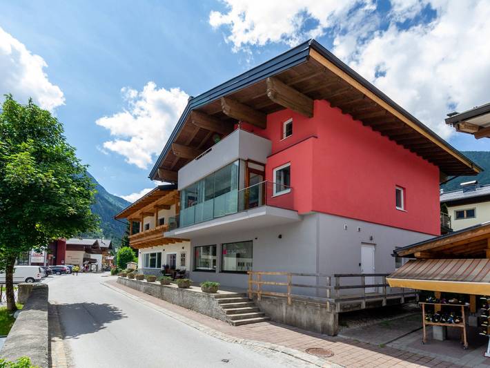 Ferienhaus für 16 Personen, mit Balkon und Terrasse sowie Garten und Sauna in Krimml - 2