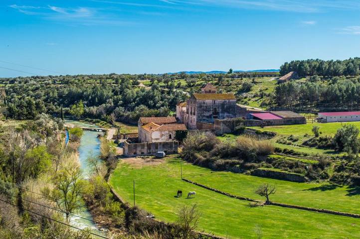 Casa rural para 16 personas, con piscina y jardín en Marina Rossell
