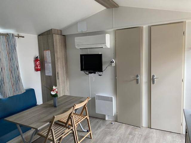 Camping pour 6 personnes, avec piscine ainsi que jardin et bassin pour enfant, animaux acceptés à Port-la-Nouvelle - 3