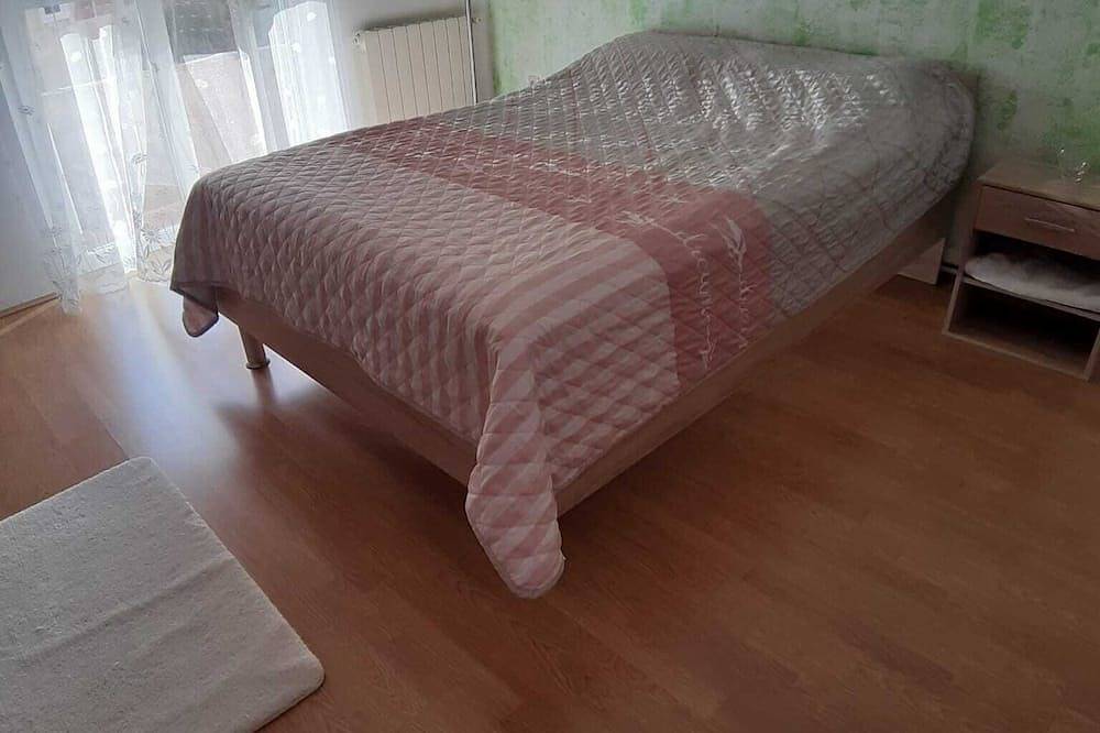 Ferienhaus \"Ella\" im Dorfzentrum, 12 min zum Meer! Ganzes Jahr zu mieten. in Premantura, Südküste Istrien