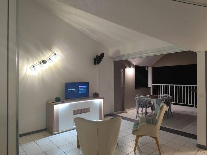 Gîte pour 6 personnes, avec terrasse et vue dans Plage de l’Anse Vinaigri - 4