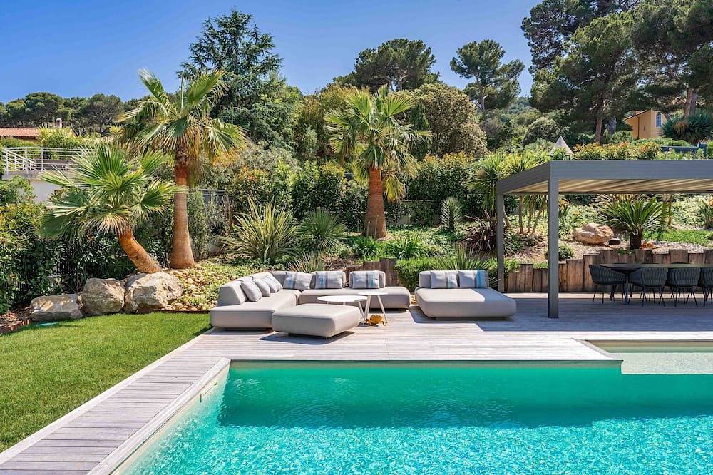 Villa pour 8 Personnes dans La Madrague, Hyeres