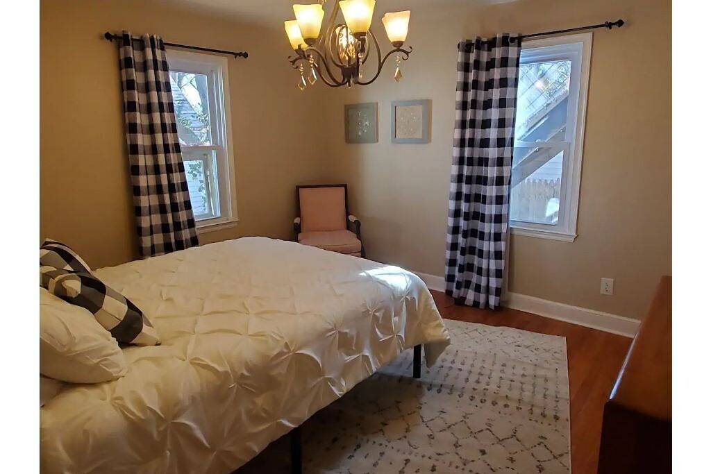 W. Blvd Bungalow-5 min from Mu and Downtown in Columbia (MO), Missouri