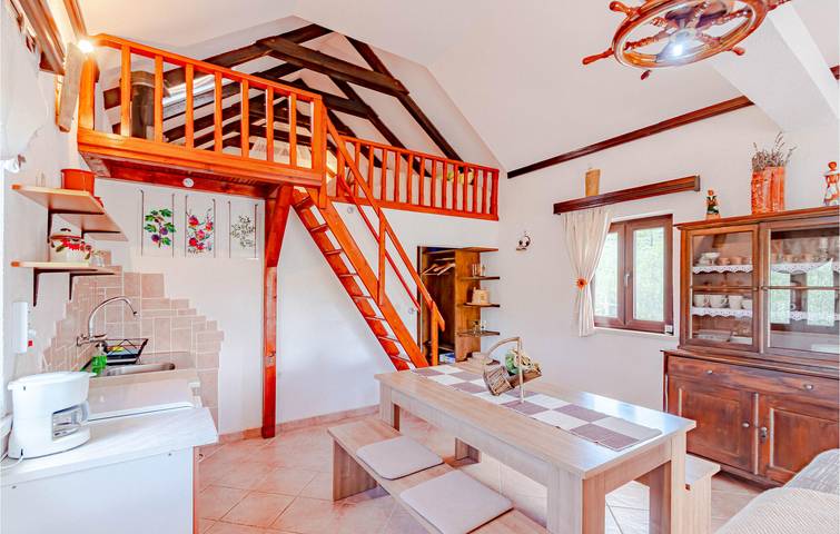 Reizende 2-Zimmer-Wohnung mit Pool, Terrasse und nur 1 km vom Strand entfernt in Ston, Dubrovnik-Neretva