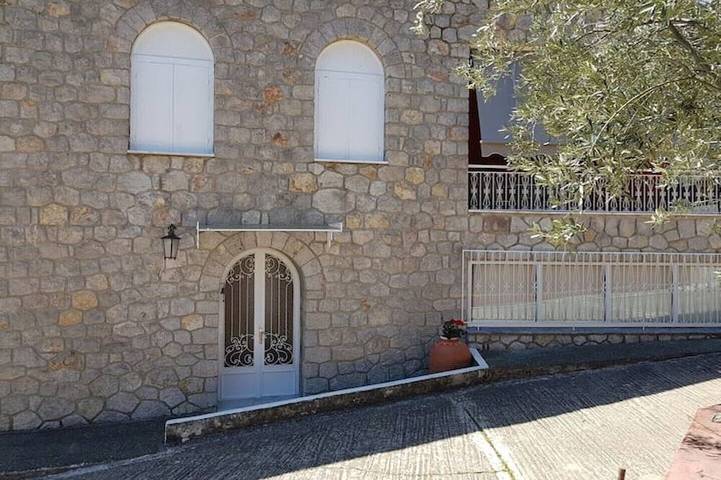 Ferienhaus für 7 Personen, mit Terrasse und Garten in Tolo