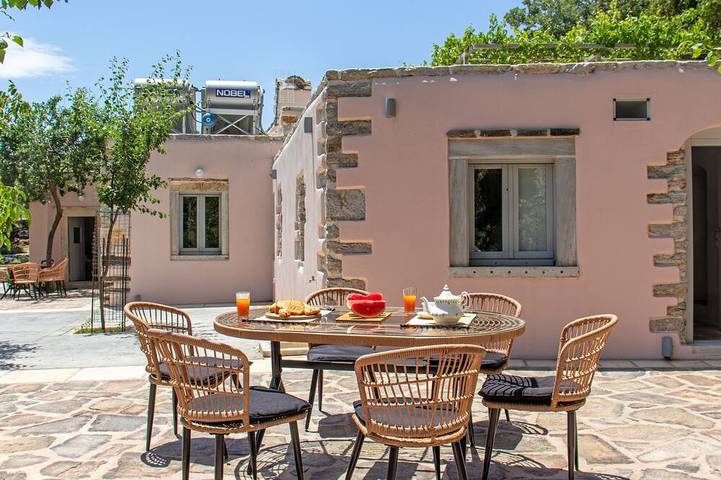Gîte pour 5 personnes, avec Balcon et Jardin