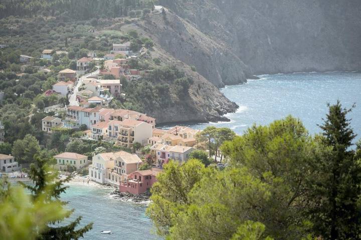 Location de vacances pour 6 personnes, avec piscine ainsi que jardin et vue dans Άσος - 4
