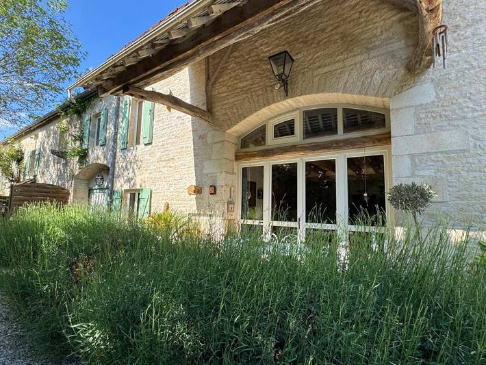 Chambre d’hôte pour 2 personnes, avec jardin ainsi que piscine et terrasse dans Yonne - 2