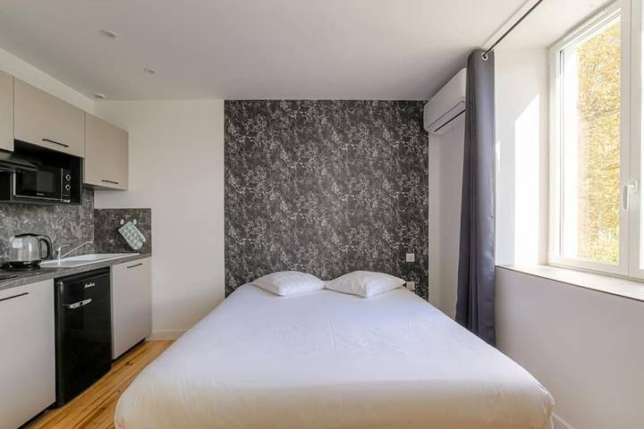 Gîte pour 2 personnes, avec vue et terrasse à Loyettes - 3