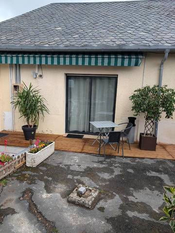 Gîte pour 6 personnes, avec terrasse à Albussac