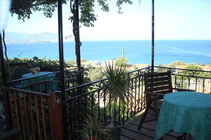 Ferienwohnung für 6 Personen, mit Balkon in Petra (Griechenland)