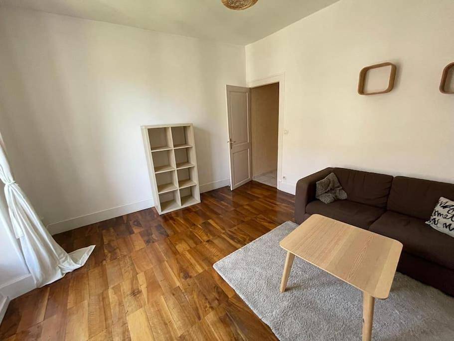 Appartement entier, Two-Bedroom Apartment in La Tronche, Isère