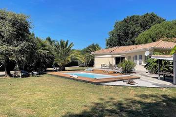 Gîte pour 6 personnes, avec jardin à Queyrac