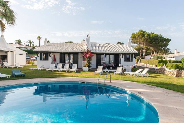 Ferienhaus für 4 Personen, mit Garten und Kinderpool