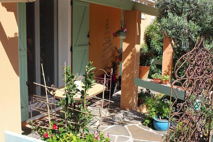 Location de vacances pour 6 personnes, avec piscine ainsi que vue et jardin à Mireval - 4