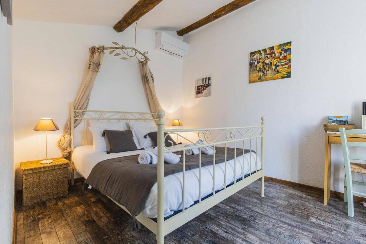 Chambre d'hôtes - B&B - Fleur de coton chez Manon en Luberon in Lagnes, Parc naturel régional du Luberon