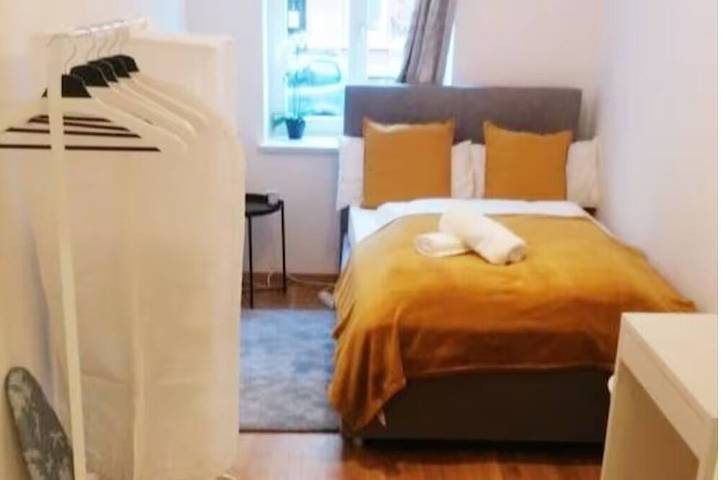 Apartamento entero, Gemütliche Wohnung in Leipzig Zentrum mit Terrasse in Leipzig-Este, Leipzig