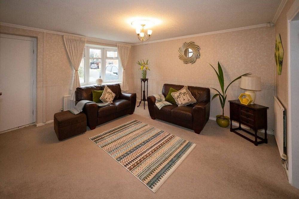 Spacious 3Br Home in Westhoughton | Free Parking | in Westhoughton, Bolton