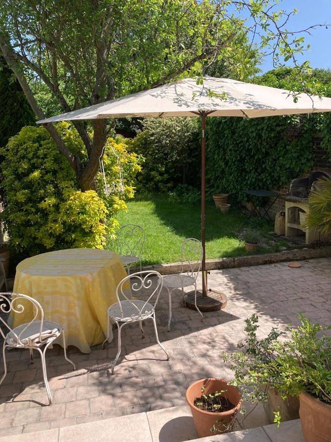 Maison d’hôte pour 4 personnes, avec terrasse et jardin, animaux acceptés à Fontenay-sous-Bois